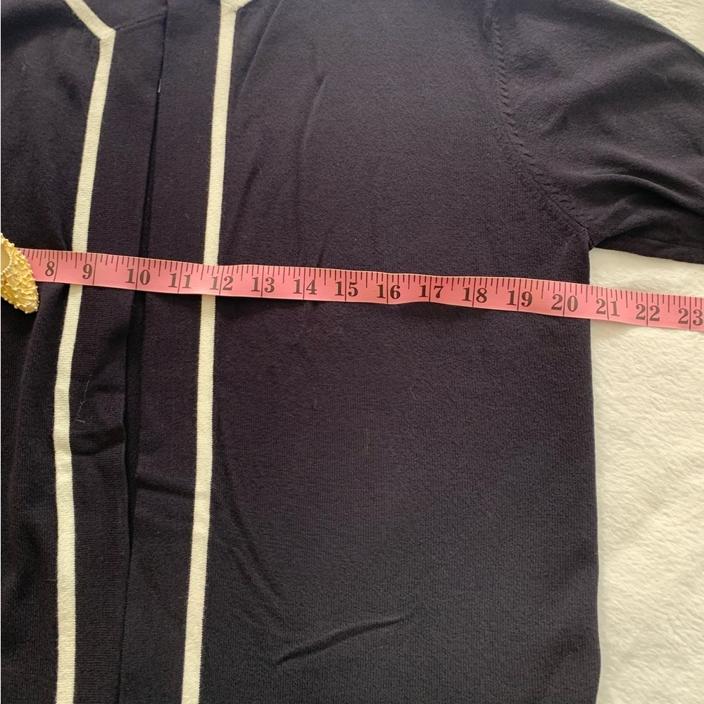 BLOOMINGDALES ladies deep navy 70% rayon 30% nylon cardigan size Medium NWOT - Picture 6 of 9